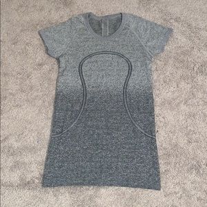 lululemon grey short sleeve size 4